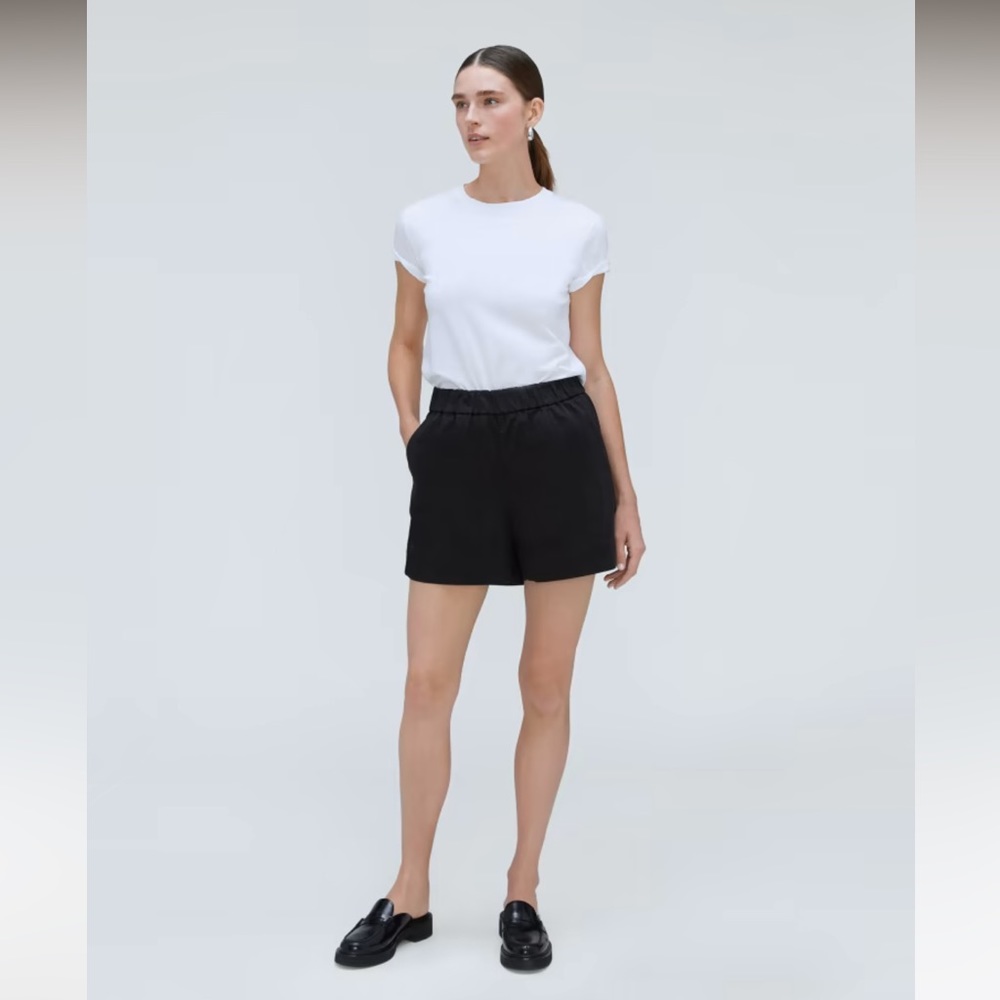 NWT Everlane The Easy Short in Black